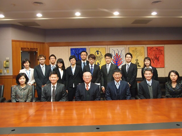 103年2月17日，本學院林院長訪視在臺灣台南地方法院及地檢署學習之司法官第53期學員