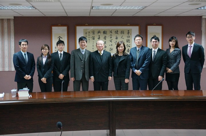 103年1月20日本學院林院長訪視在臺灣基隆地方法院及地檢署學習之司法官第53期學員