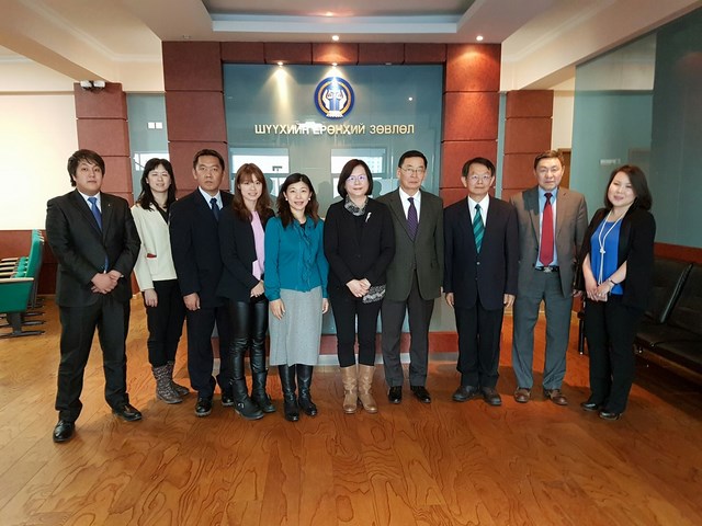 代表團參訪蒙古司法總委員會，由總委員會主席Prof.