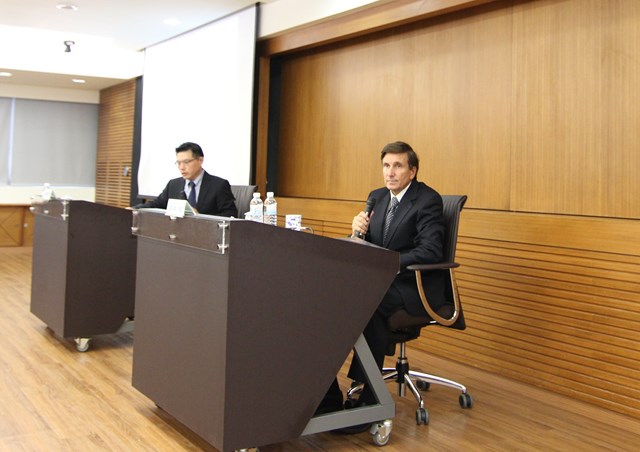 對於在職檢察官、檢察事務官及法務部調查局調查官,發表專題演講。