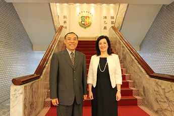 蔡清祥院長親自接待貴賓Christine Santini法官