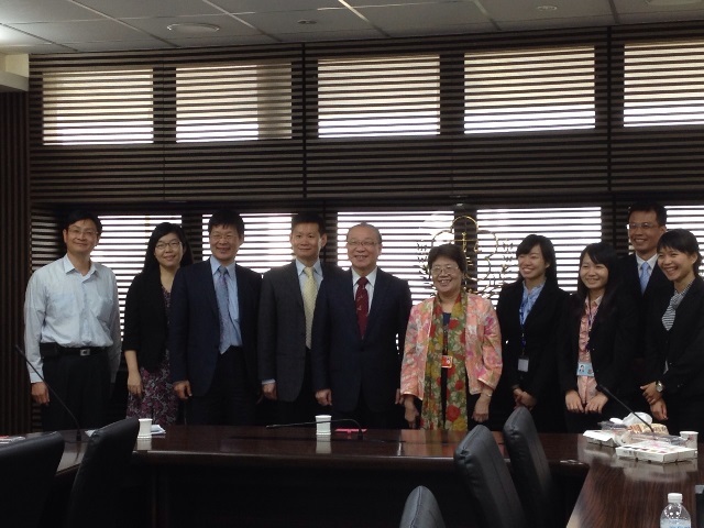 2013/10/28 President Lin and the staff of the Academy called upon apprentices of the 15th Prosecutor Investigator Class in Taichung District Prosecutors Office.