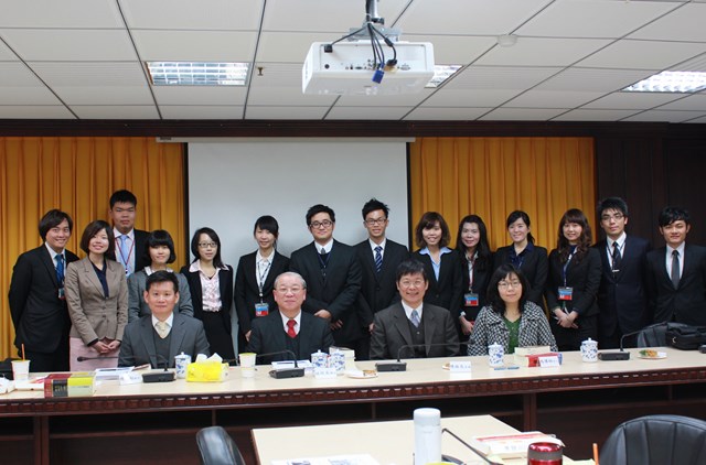 2014/01/24 President Lin visited apprentices of the 53rd Judiciary Class in Taiwan Taichung District Court and Taichung District Prosecutors Office