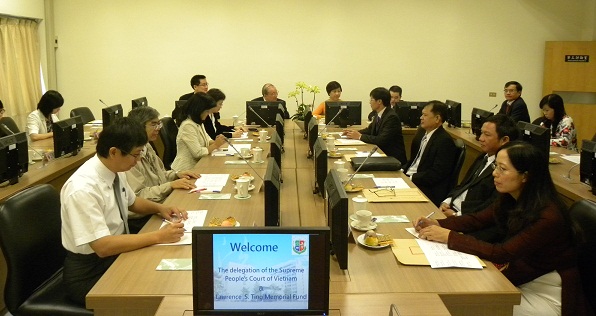On Oct. 3rd, 2012, the delegation of the Supreme People's Court of Vietnam visited JPTI