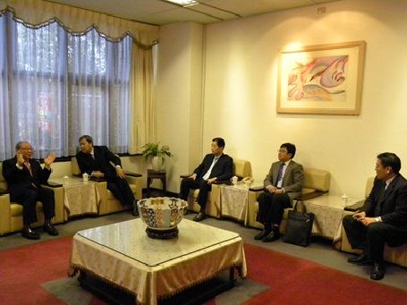 2013/11/20 Members of the Society of Public Prosecutors of China visited the Academy