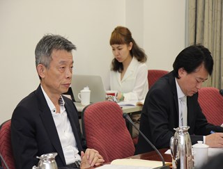 有澤法律事務所劉主持律師志鵬(左)及金門高分檢王檢察官以文(右)。