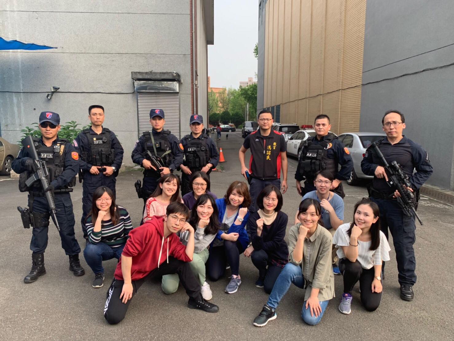 與霹靂小組合照