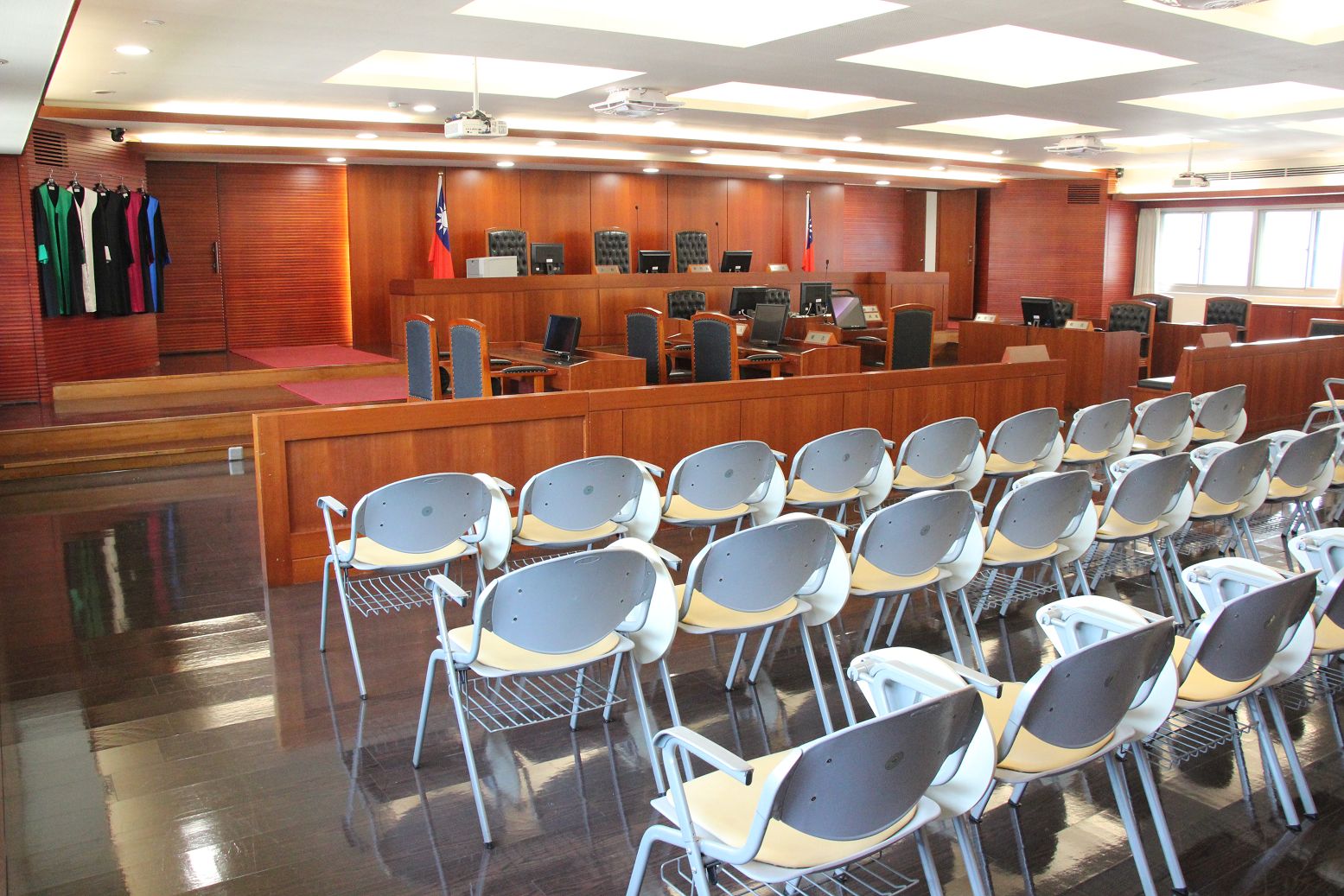 court02