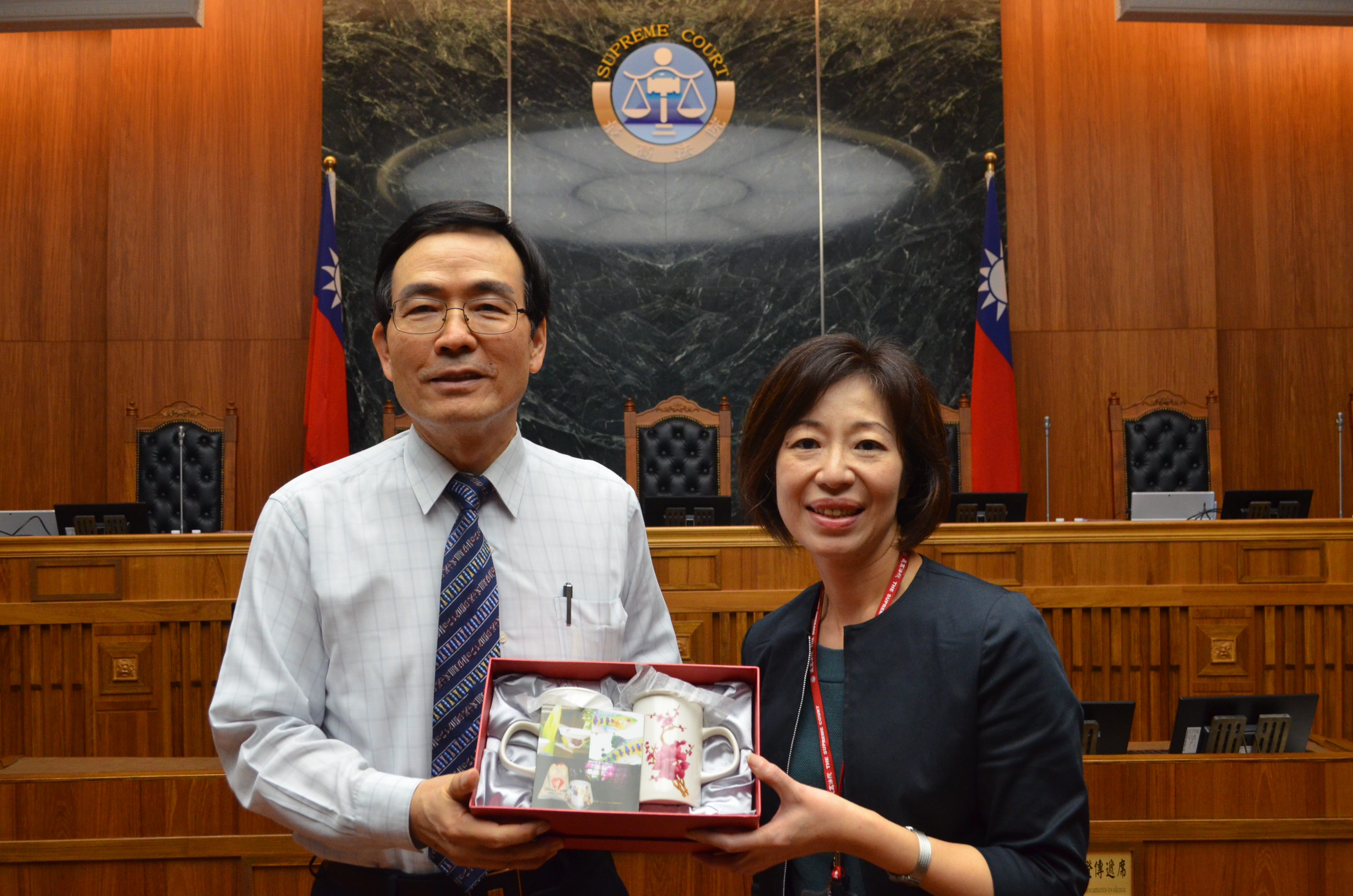 司法官班第61期學員與遴選檢察官職前研習班第三期研習人員參訪最高法院大法庭及國史館照片03