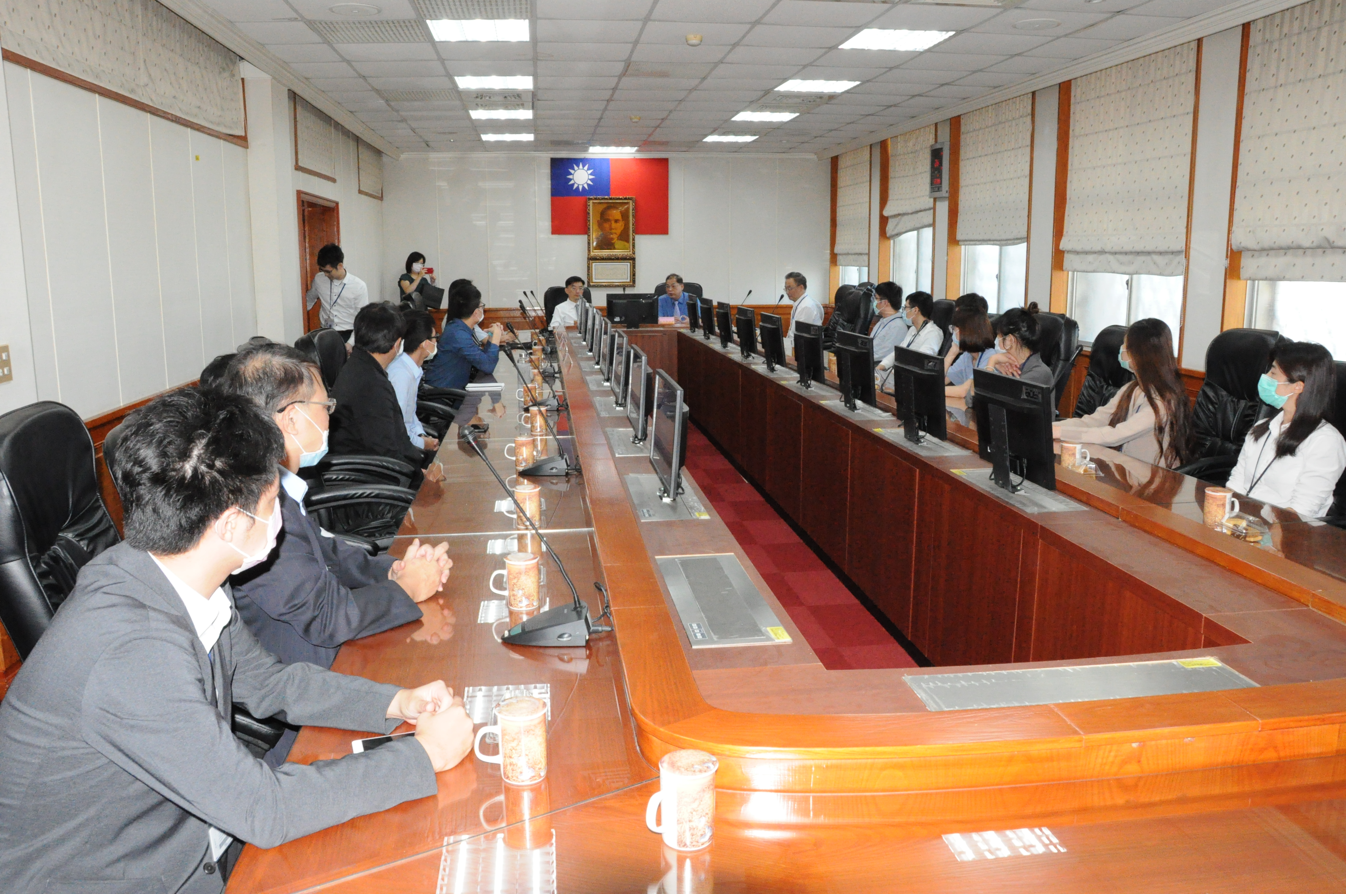 20201126-司法官學院檢察事務官訓練班第22期實習見習，由曾所長文欽引言及易秘書永誠引領 (2)