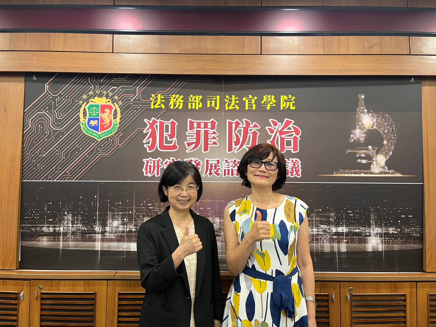8.歡送朱群芳委員至英國任教