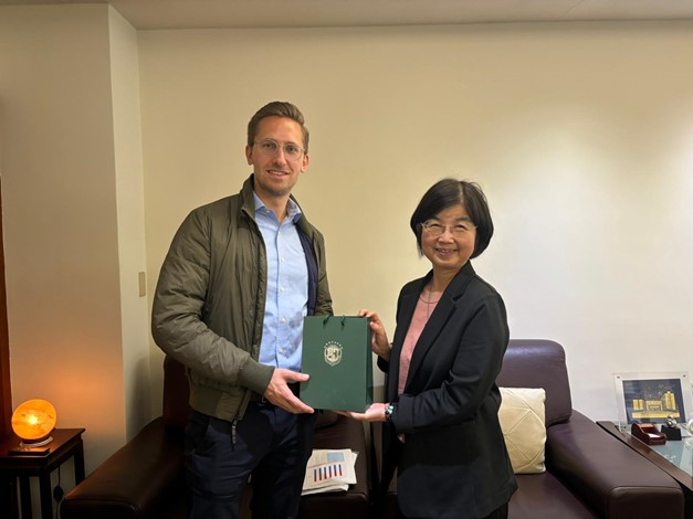 113年4月間德國Verden地方檢察署檢察官Yannick Paskamp至本學院參訪01