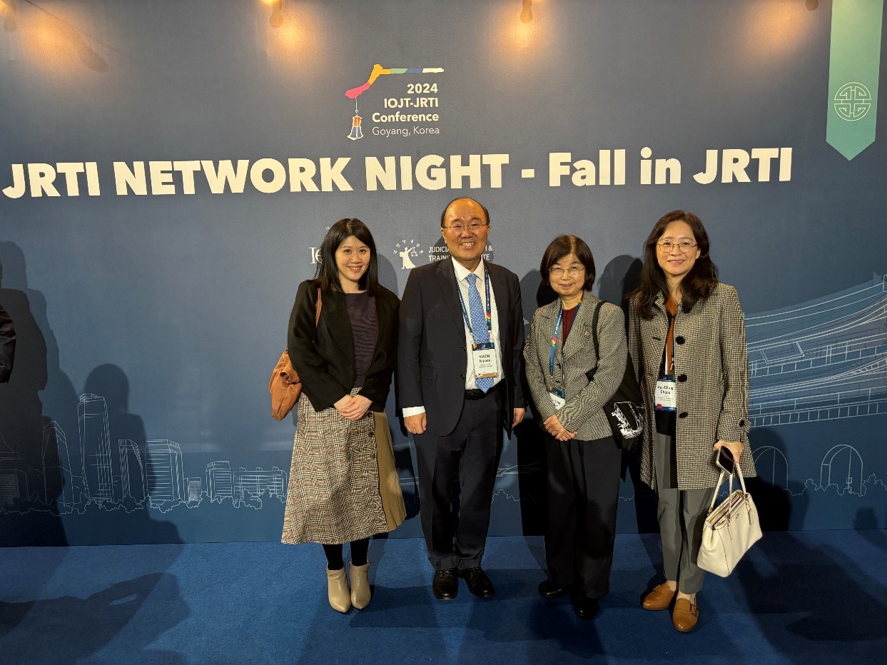 訪團與本次韓國主辦單位司法研修院（Judicial Research & Training Institute, JRTI）院長Kihoon Kwon合影