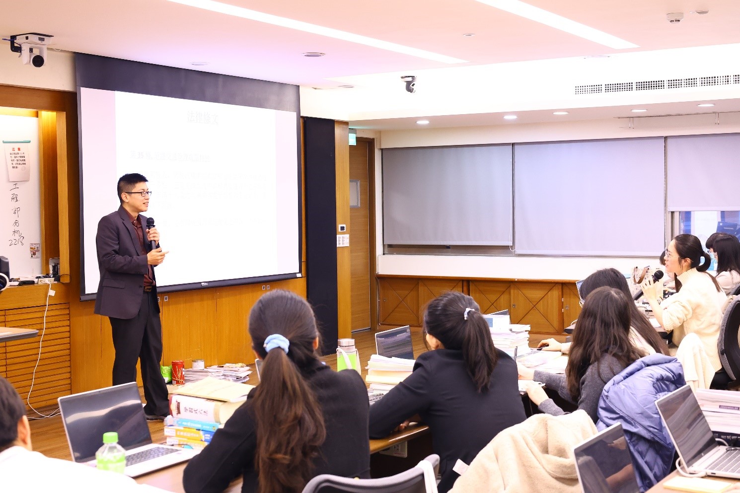 114年1月15日本學院邀請澳洲墨爾本大學法學院Jianlin Chen教授蒞院專題演講02