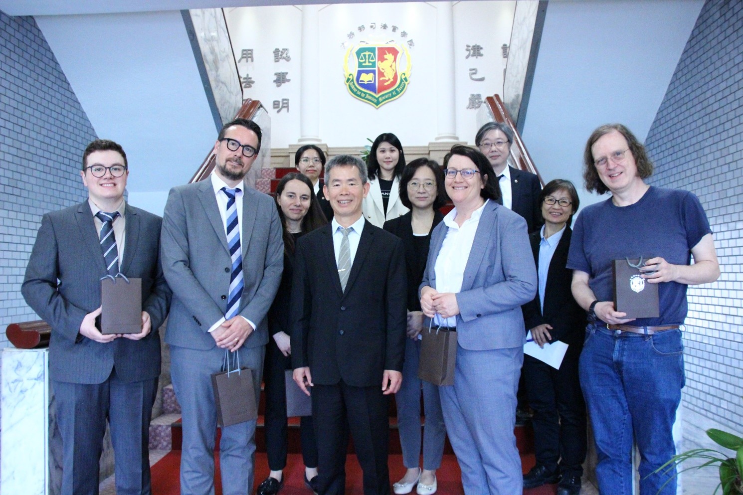 The Delegation from Trier University Visited AJMJ on March 24, 2025.05