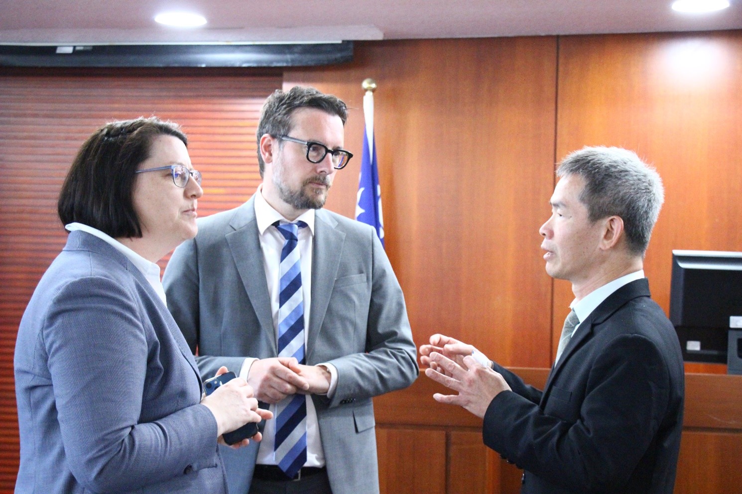 The Delegation from Trier University Visited AJMJ on March 24, 2025.02